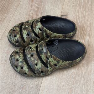 Keen Clog Slip-Ons Green Camo